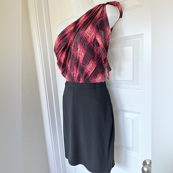 Bebe sz XS one shoulder ruffle dress, spandex black skirt red silk chiffon top - Picture 6 of 16